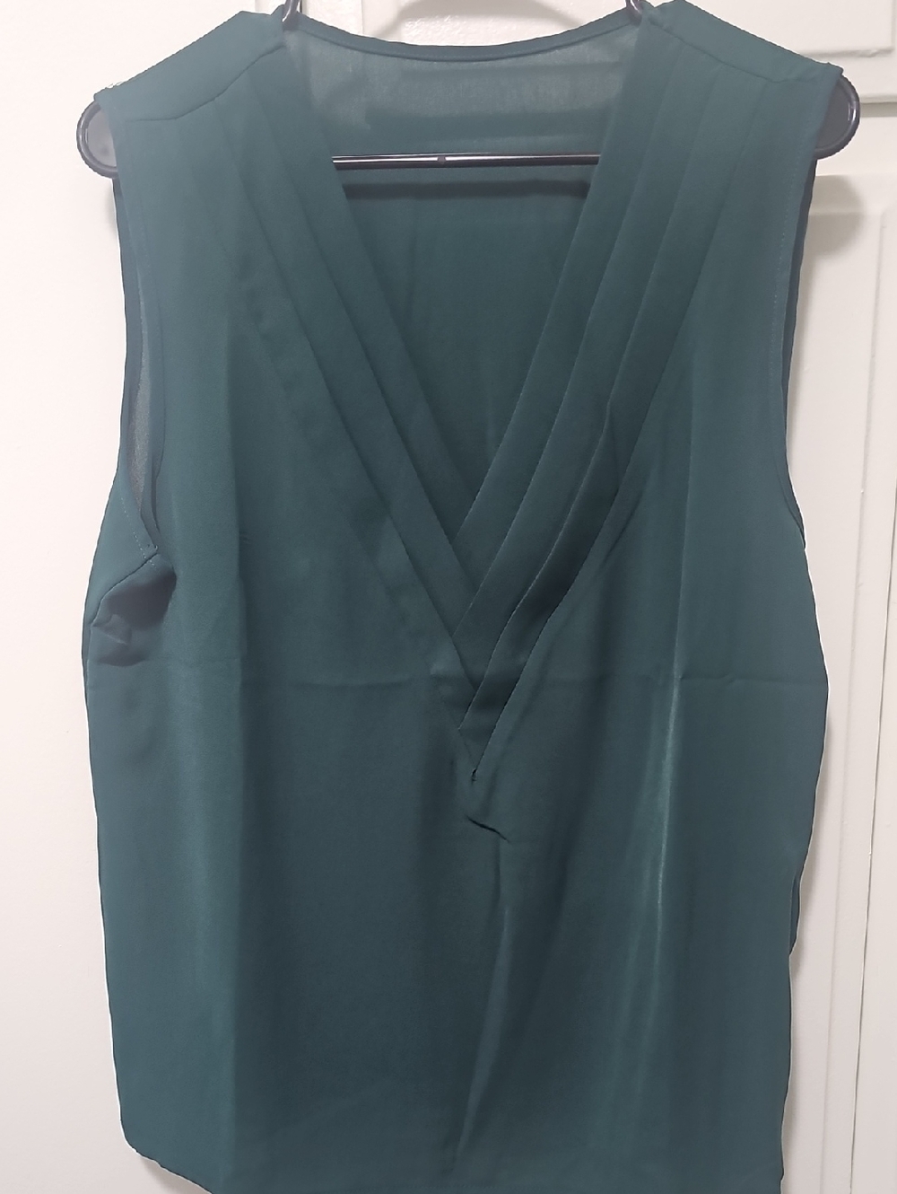 Sleeveless V-Neck Camisole in Teal Green